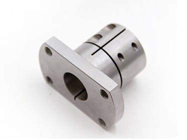 設計圖紙與成型產品，實現機械零件加工的一整套加工方案