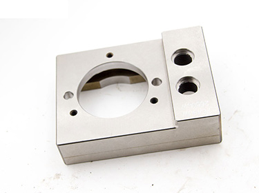 夏天的到來，機械零件加工用在速凍設備上逐漸增多